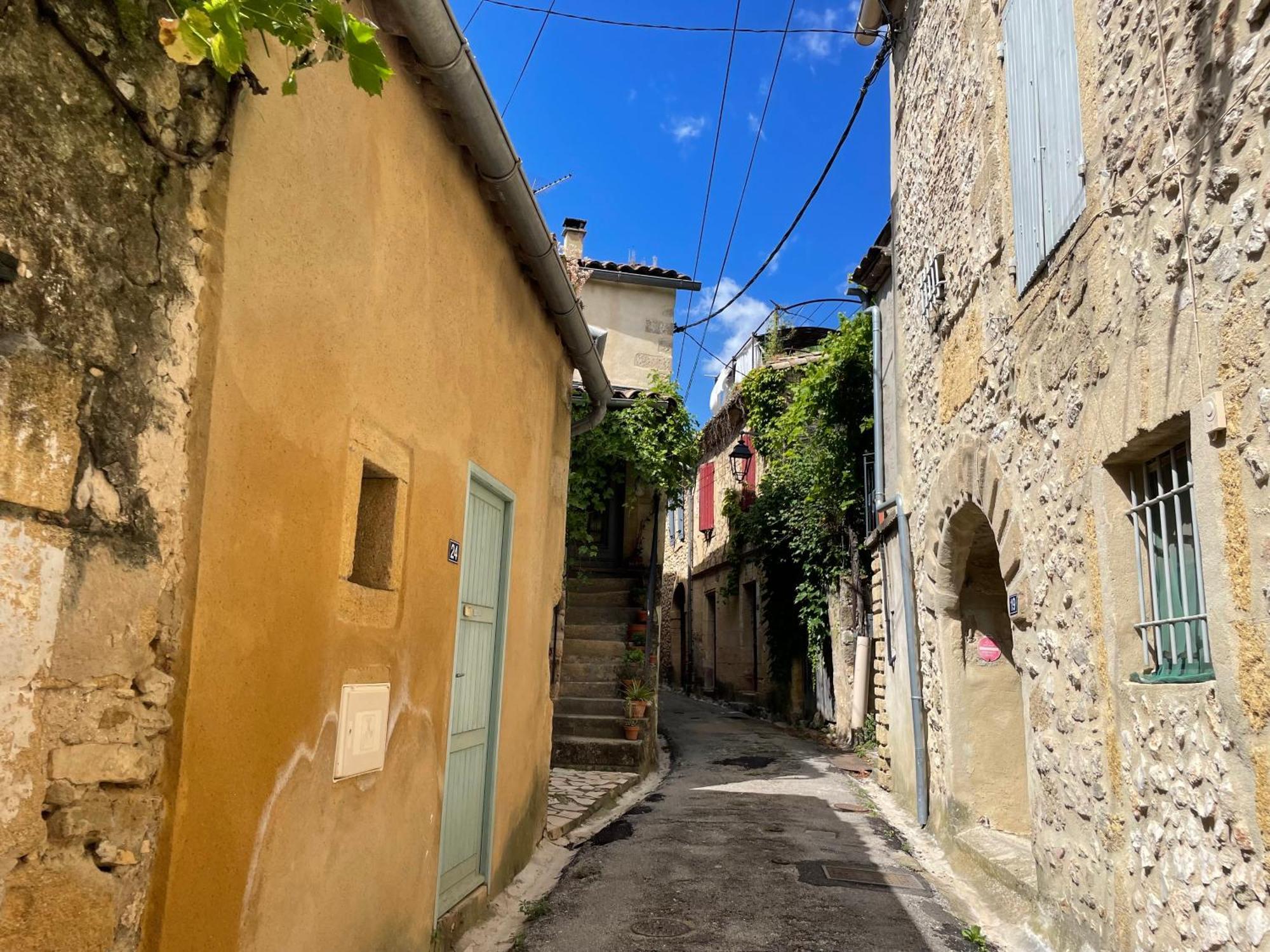 Charmante Maison De Village Collias Luaran gambar